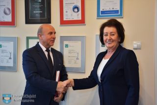 Podpisanie umowy dotyczącej rozbudowy ul. Piaskowej w Kolbuszowej