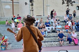 Charytatywny piknik żeglarski na bulwarach