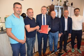Budowa drogi do przejazdu kolejowego w Widełce
