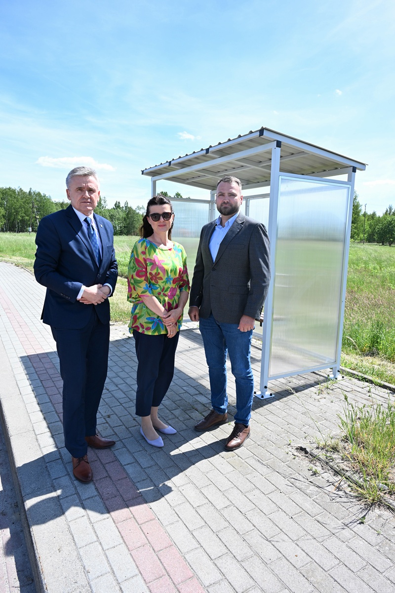 Nowe wiaty przystankowe w Kupnie ufundowane przez Wienerberger